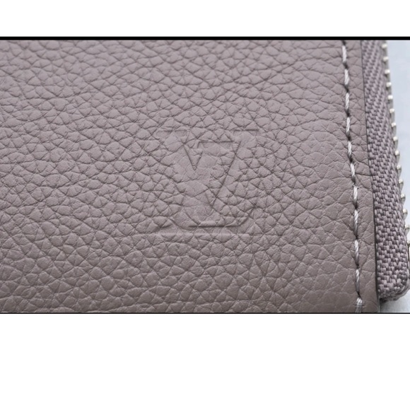 SOLD Authentic Louis Vuitton Taurillon Pochette Jules Clutch Bag Gray/Taupe - Picture 5 of 11